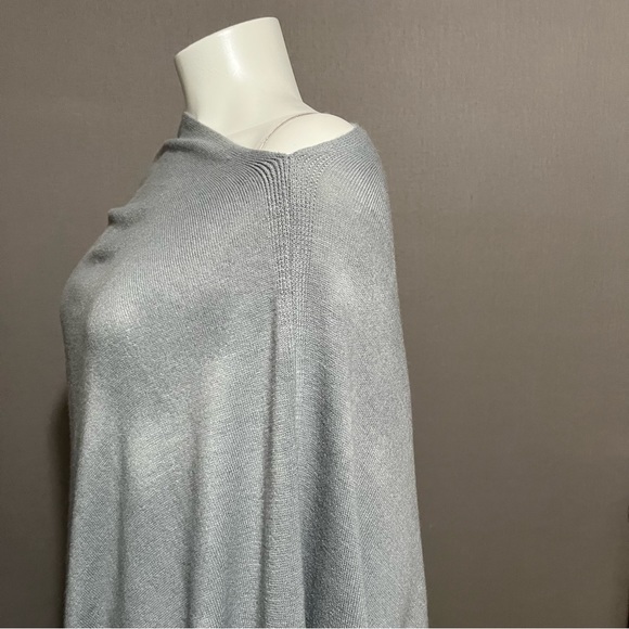 SOLD❌❌❌83 Pale Blue Poncho - Picture 2 of 5